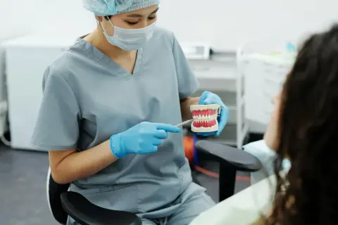 インプラント手術、後の痛みはどれくらい?「歯を失った後」のリアルな回復記
